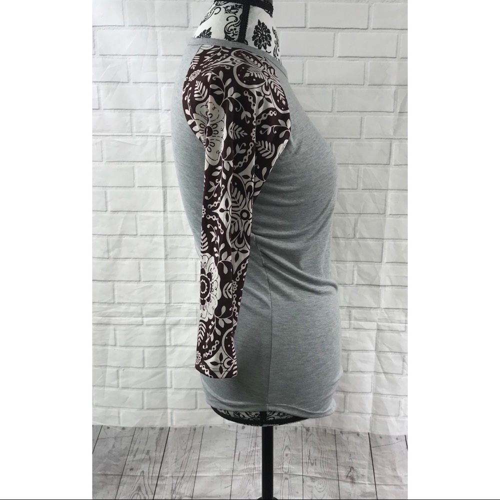 LulaRoe Randy top - Picture 2 of 5